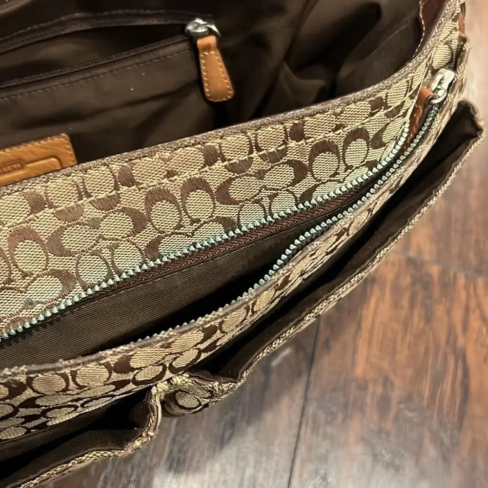 Coach Voyage Signature Messenger Bag in GUC signature jacquard fabric